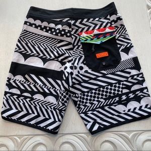 Vissla Swim Trunks Shorts Graphic Bold Tribal 28”